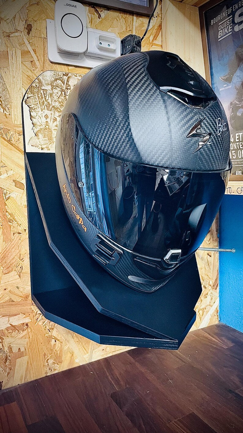 Comment est fabriqué un support casque en bois personnalisé ?