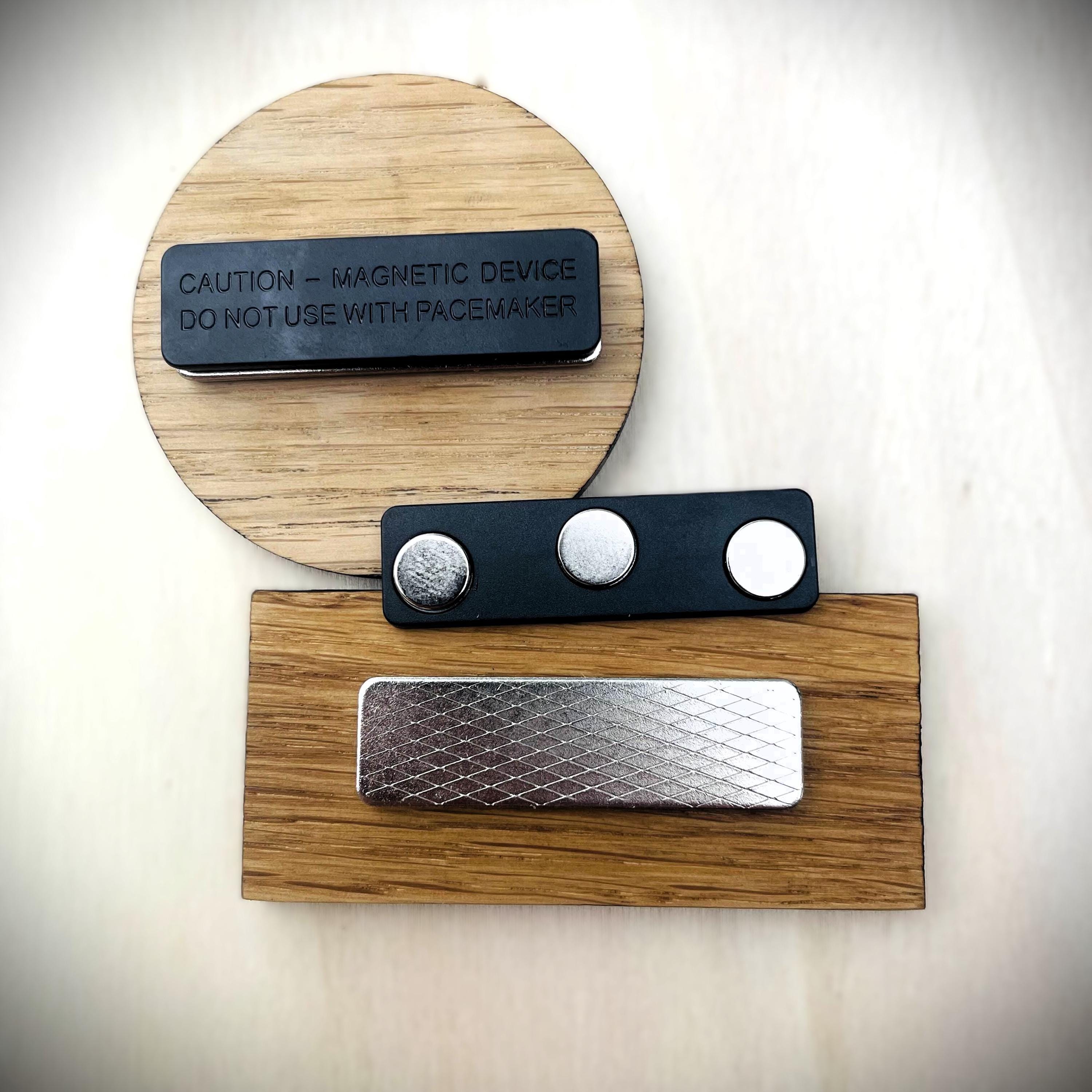 Badge en bois chêne, peuplier magnétique Personnalisable nom, fonction, événement Magnet déco cadeau