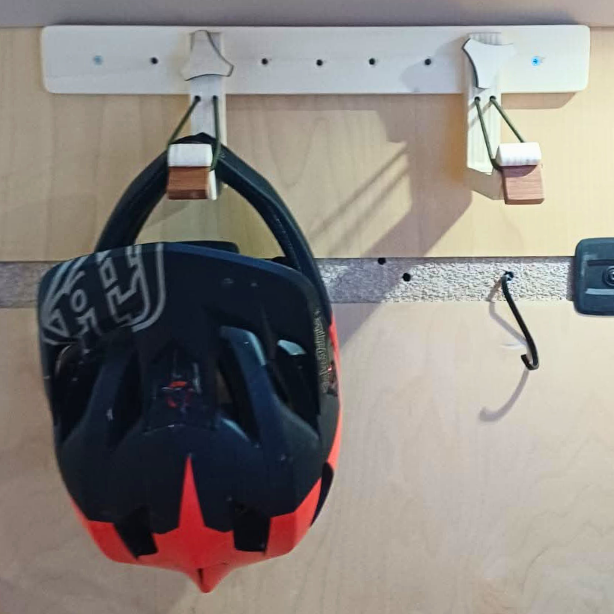 Support Casque Mural Modulaire Bois - Porte-Casque Moto VTT Ski Van-Life
