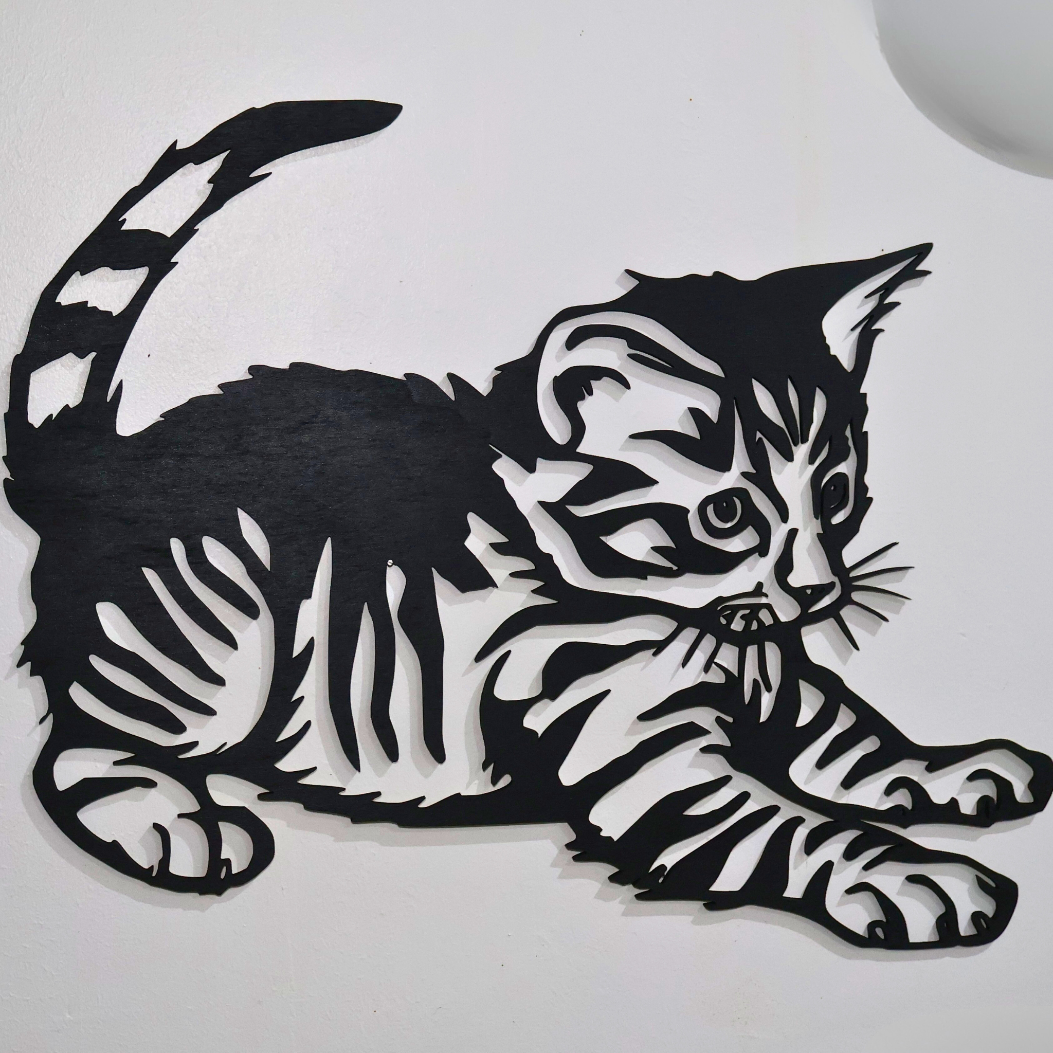 Chaton décoratif en bois peint