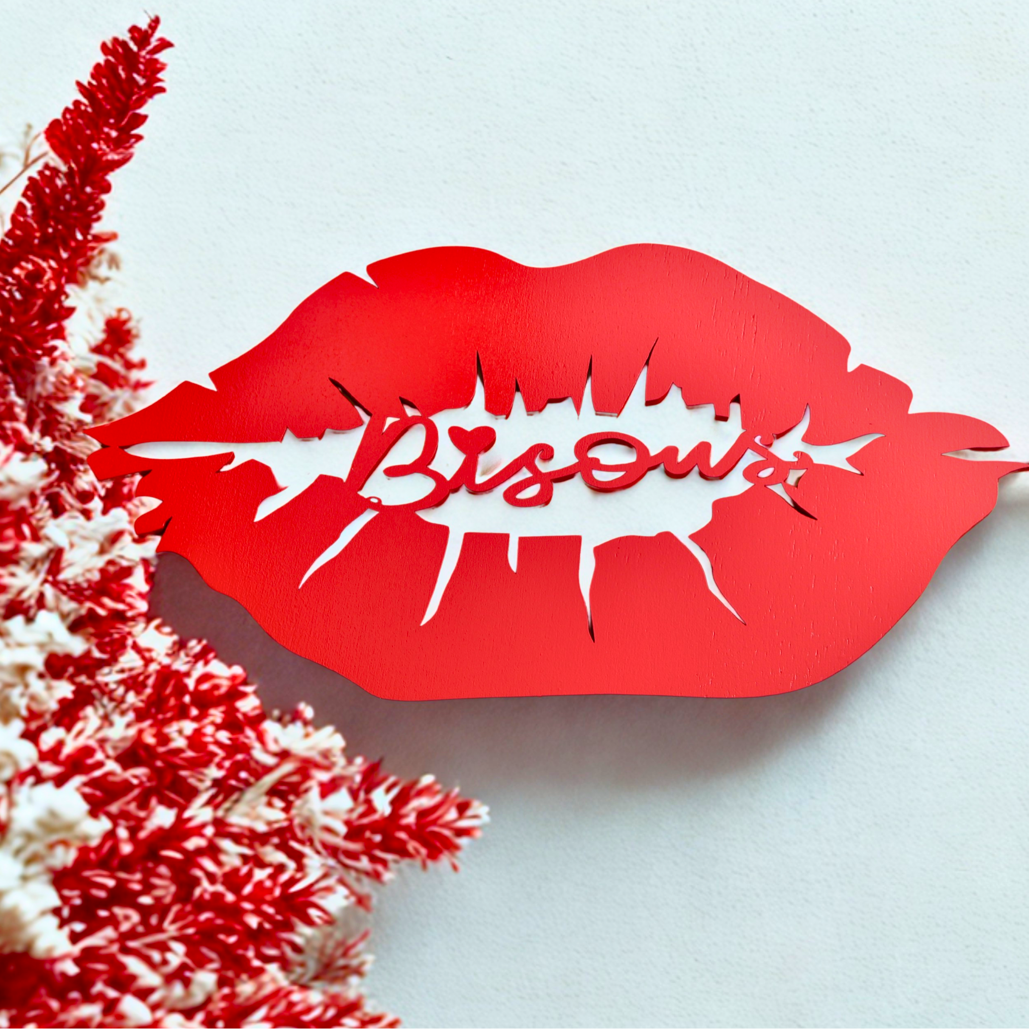 Décoration murale lèvres en bois