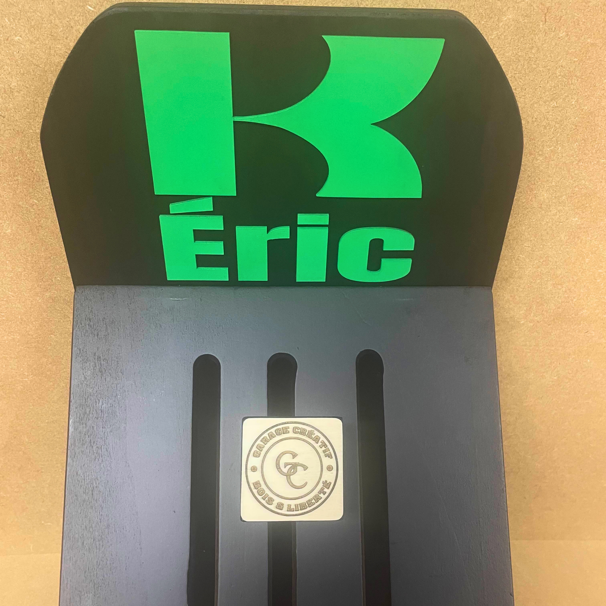 Support casque moto mural