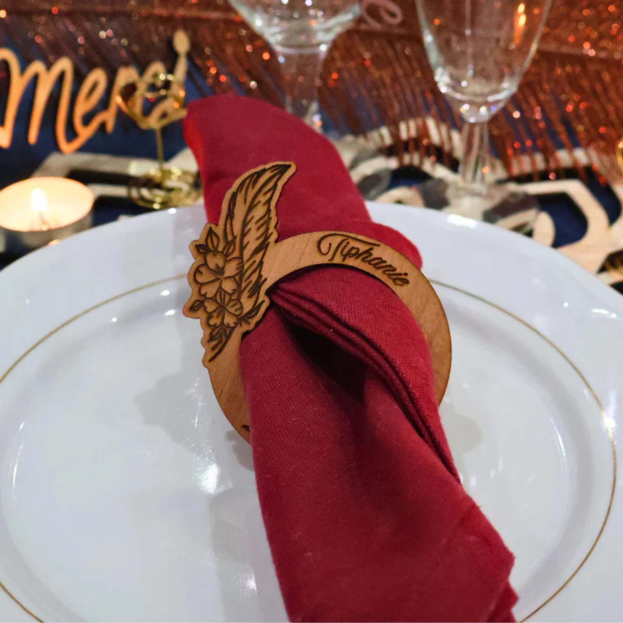 Rond de serviette en bois personnalisé