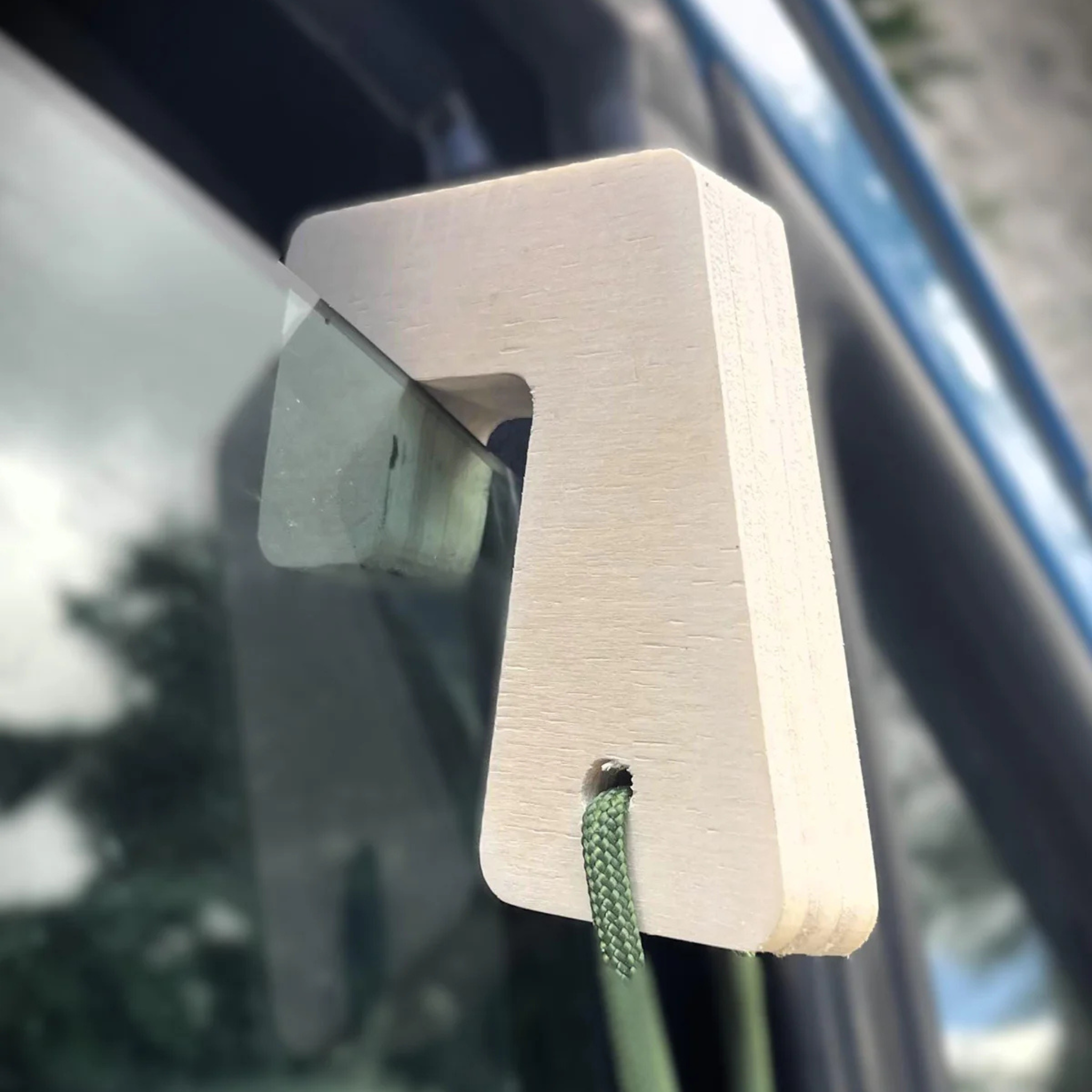 Crochet fixation bois pour van Support tablette vendu par deux