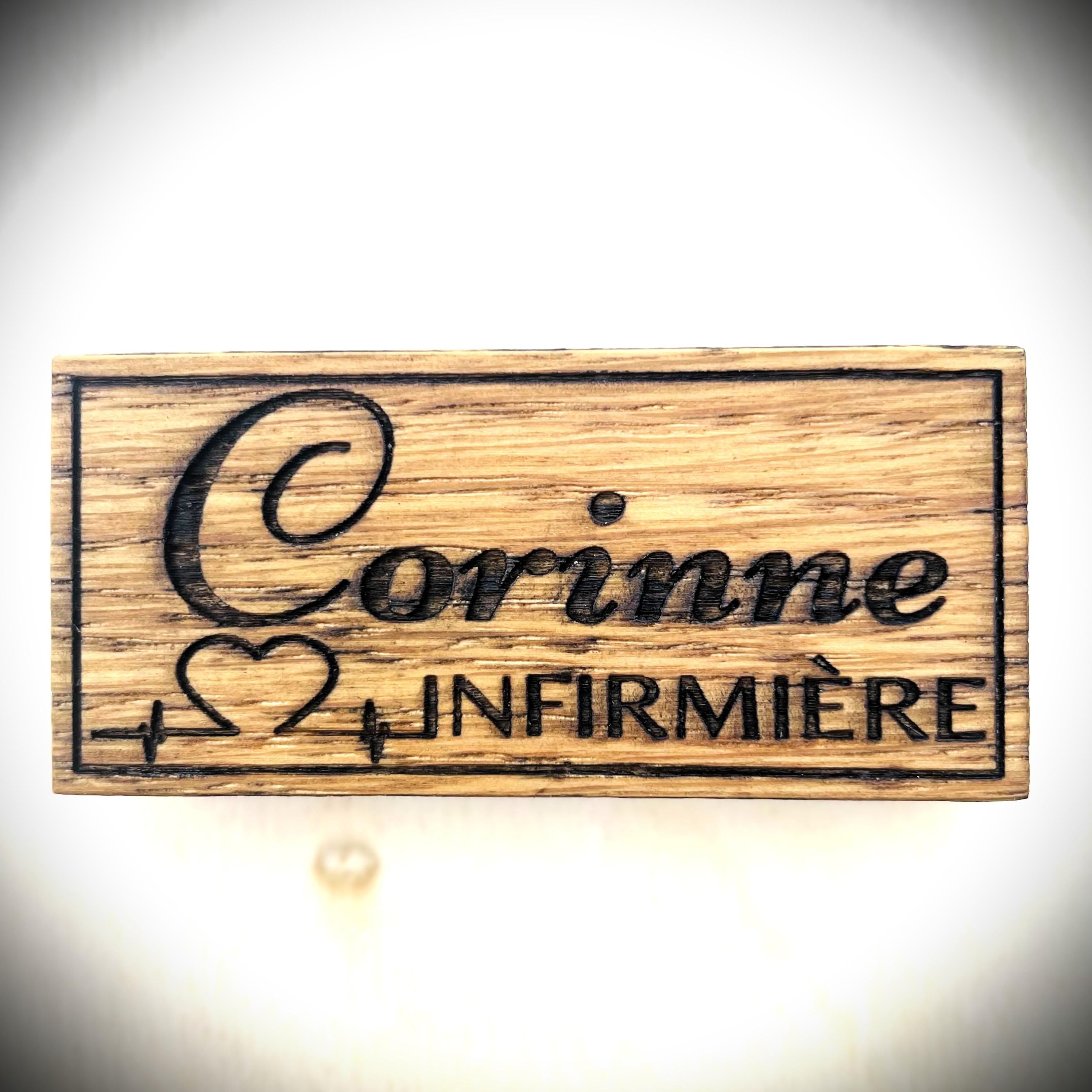 Badge en bois chêne, peuplier magnétique Personnalisable nom, fonction, événement Magnet déco cadeau