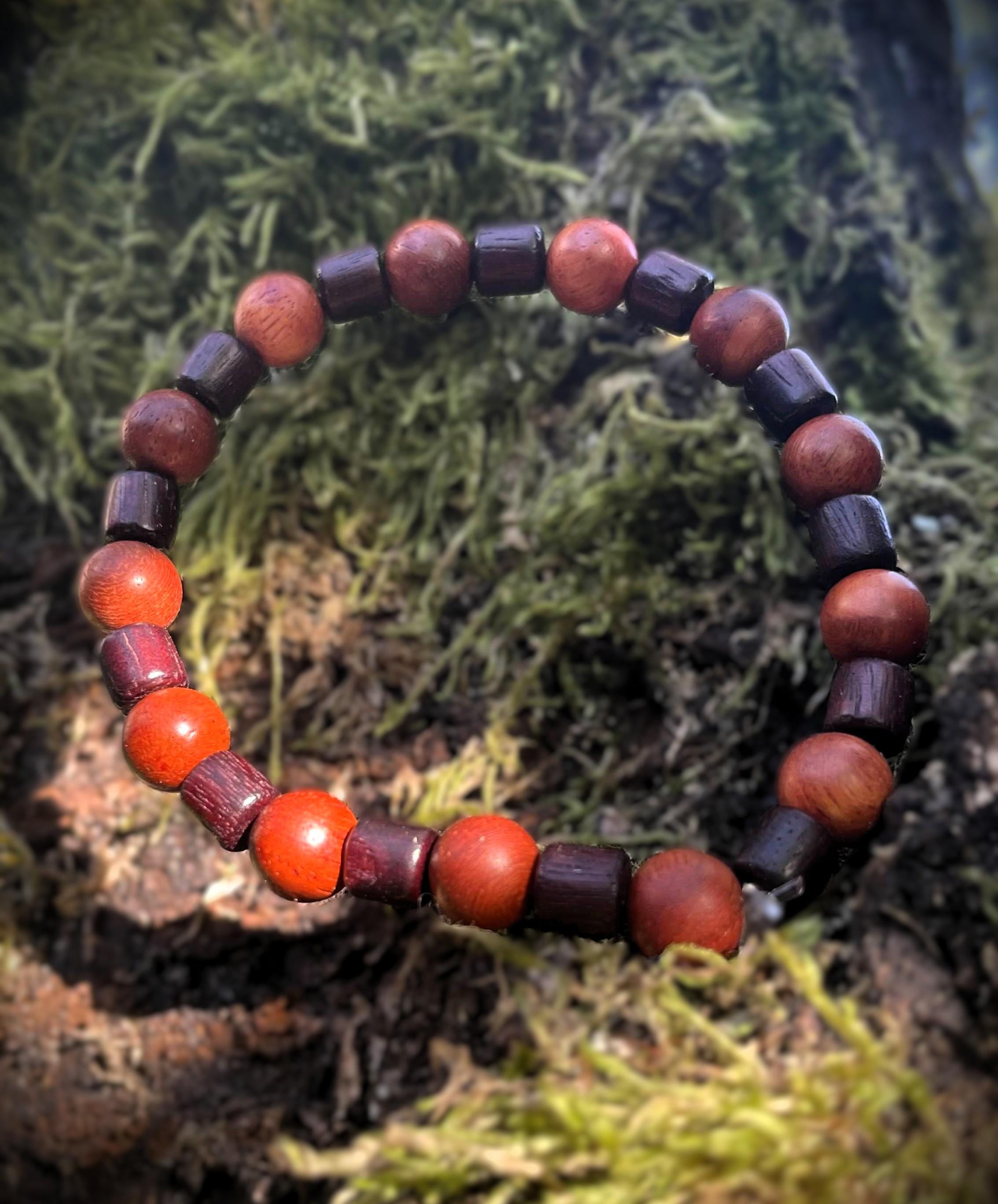 Bracelet en bois perles de santal, cyprès, poire, huile de tung naturel