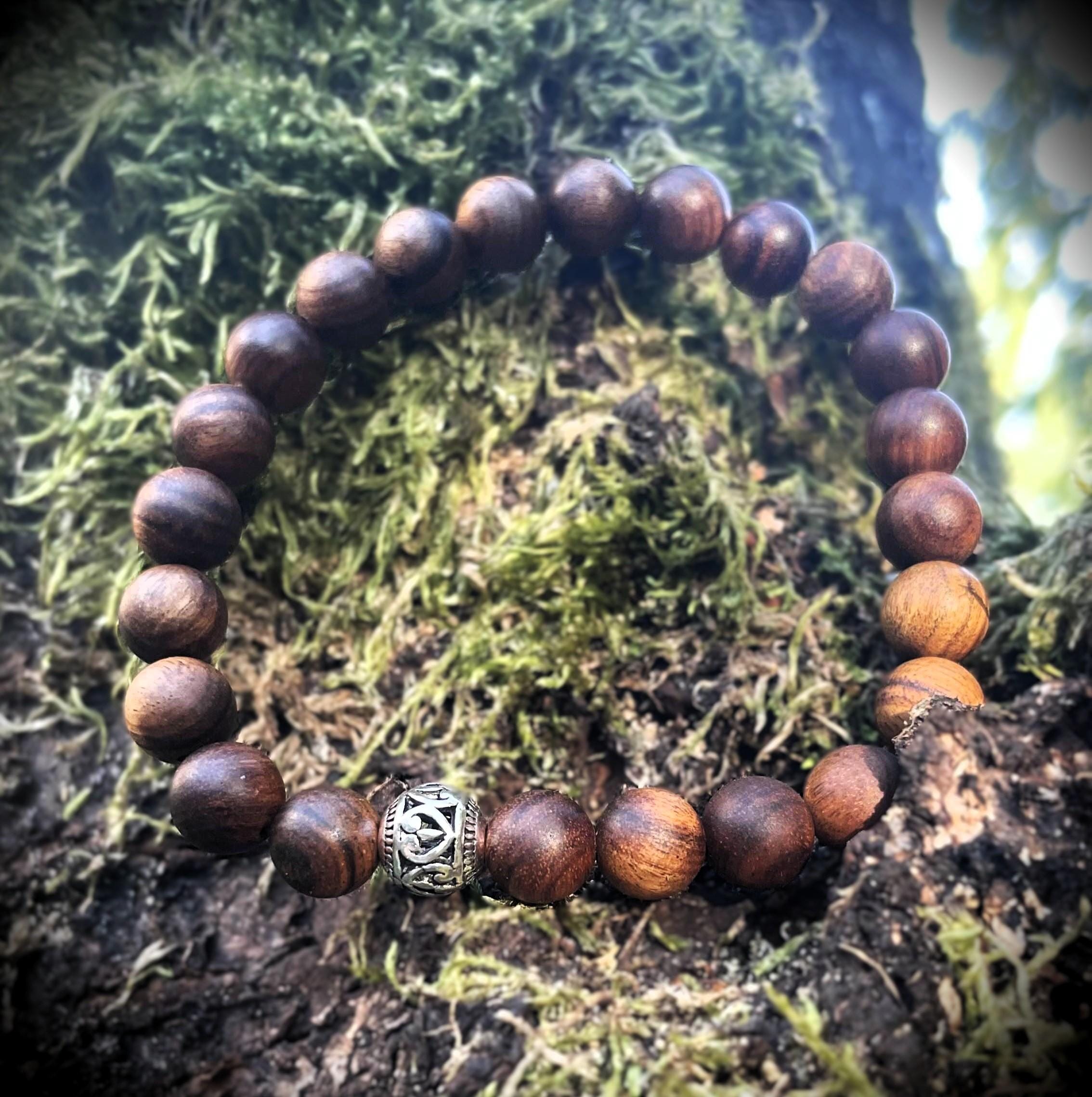Bracelet en bois perles de santal, cyprès, poire, huile de tung naturel