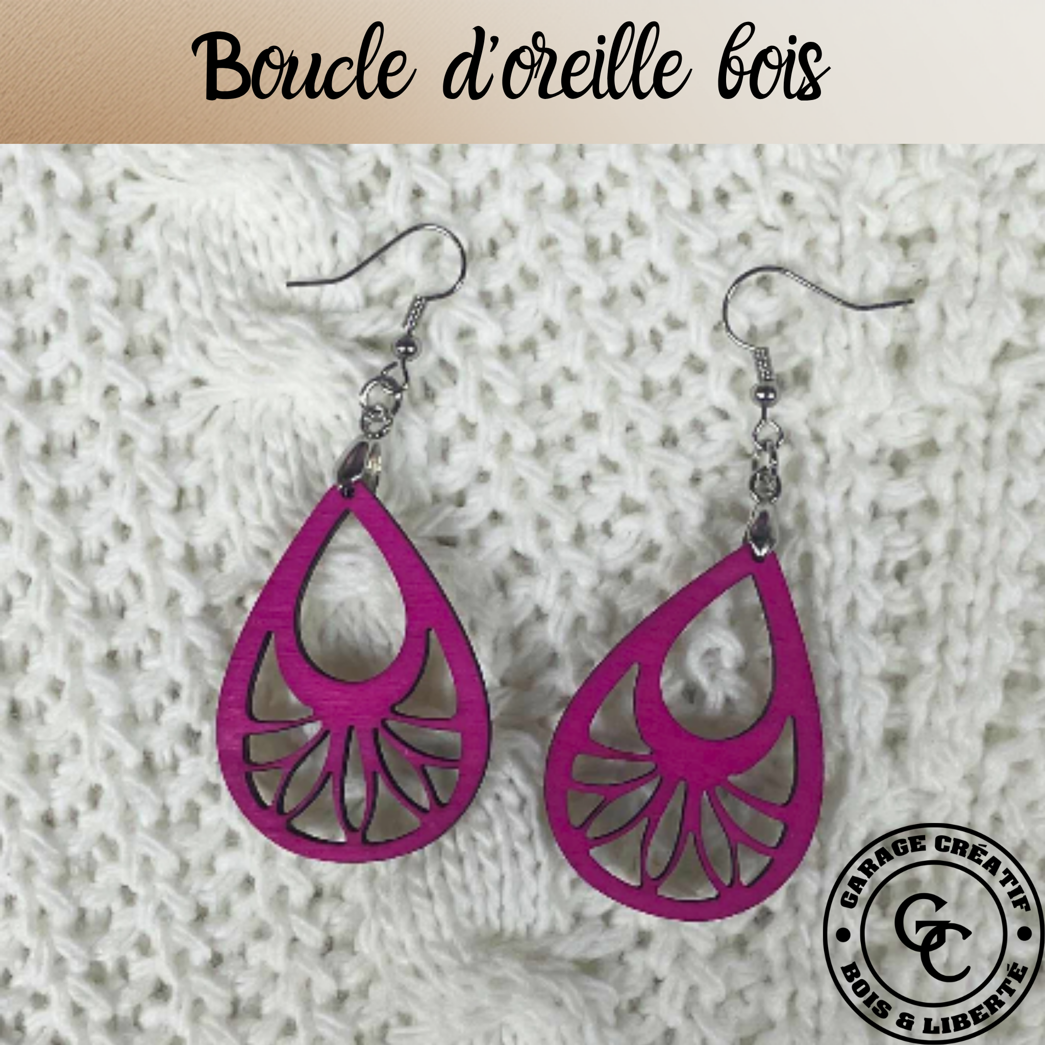Boucle d'oreille pendentif pendante en bois. fabrication artisanale