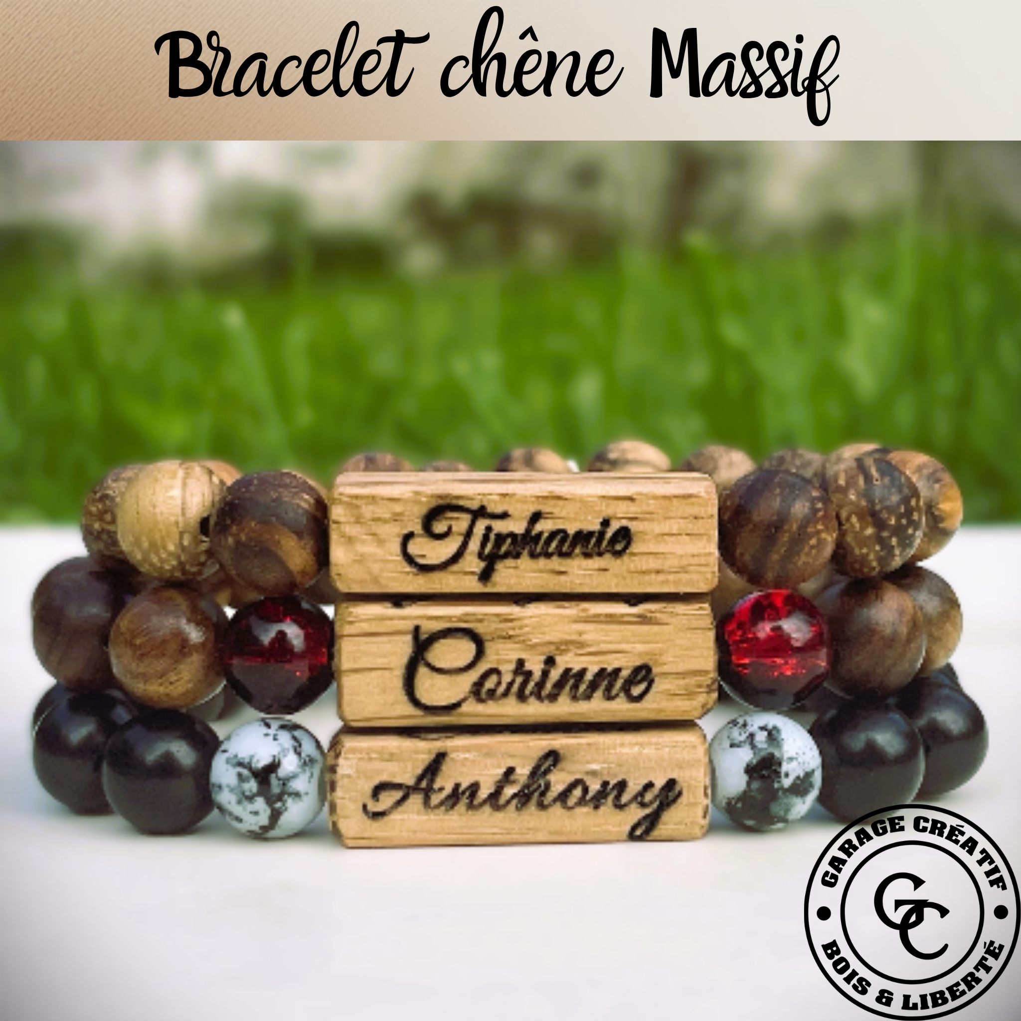 Bracelet en bois de chêne massif avec perles naturelles et gravure personnalisée - vue d'ensemble