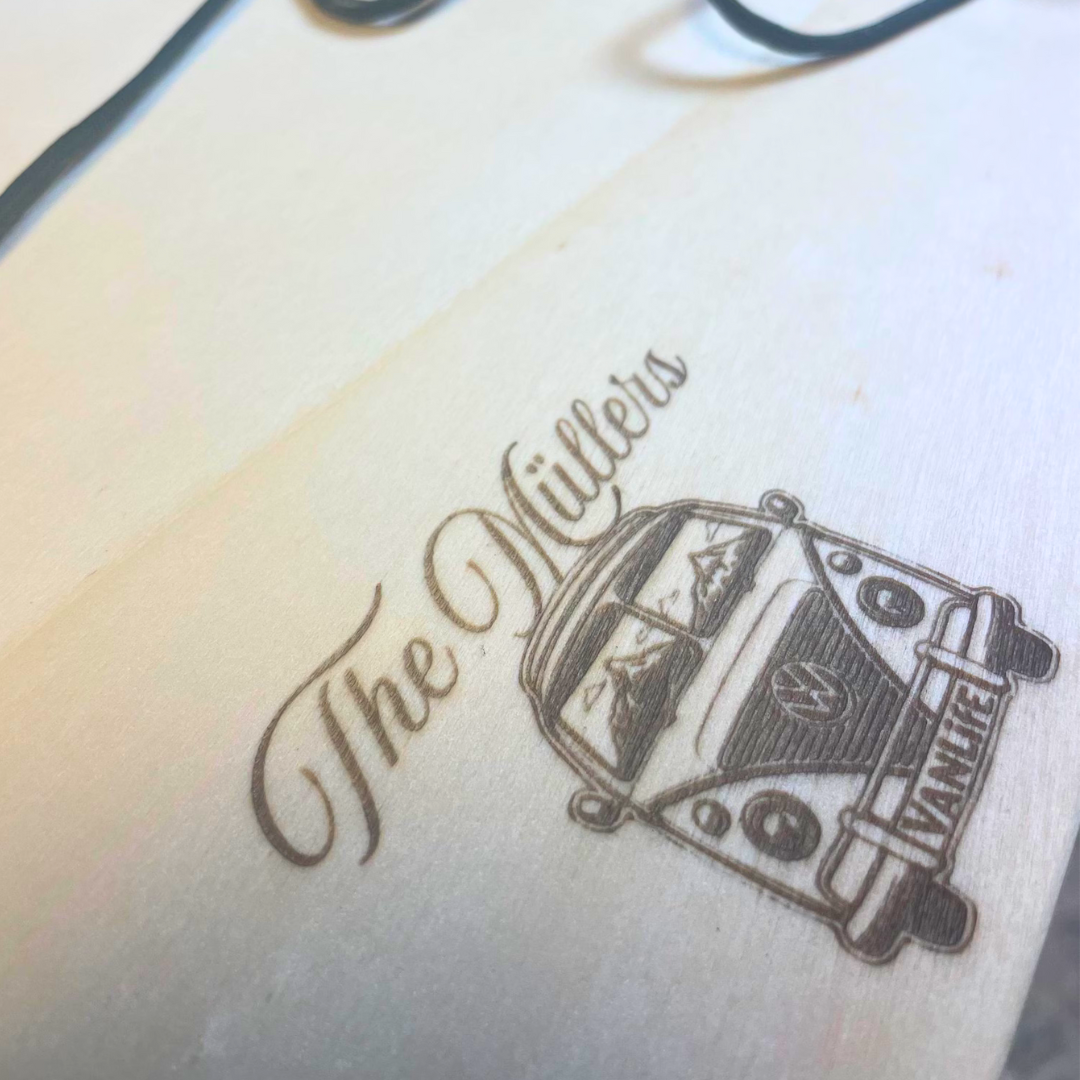 Tablette suspendue van avec gravure personnalisée