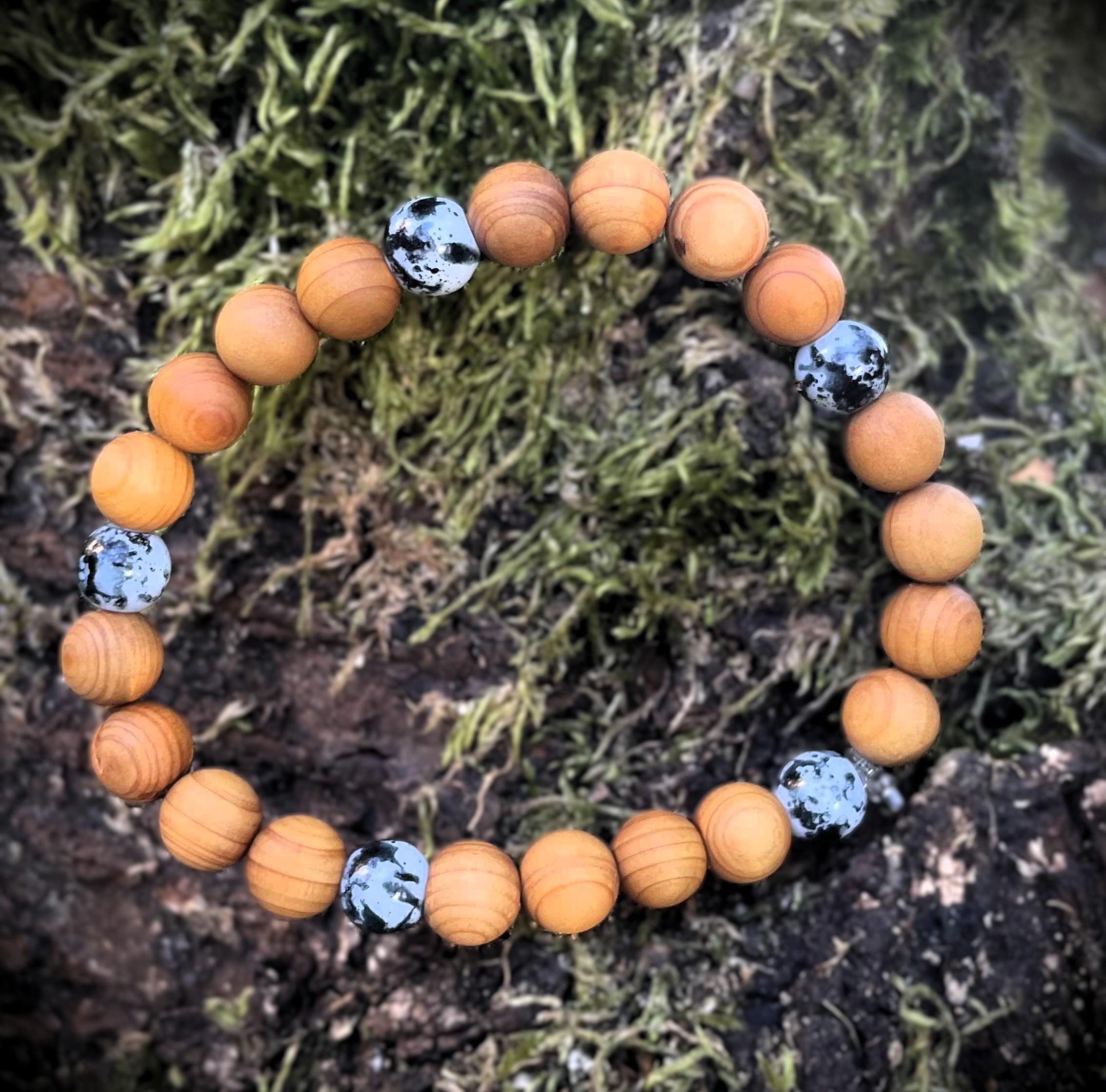 Bracelet en bois perles de santal, cyprès, poire, huile de tung naturel