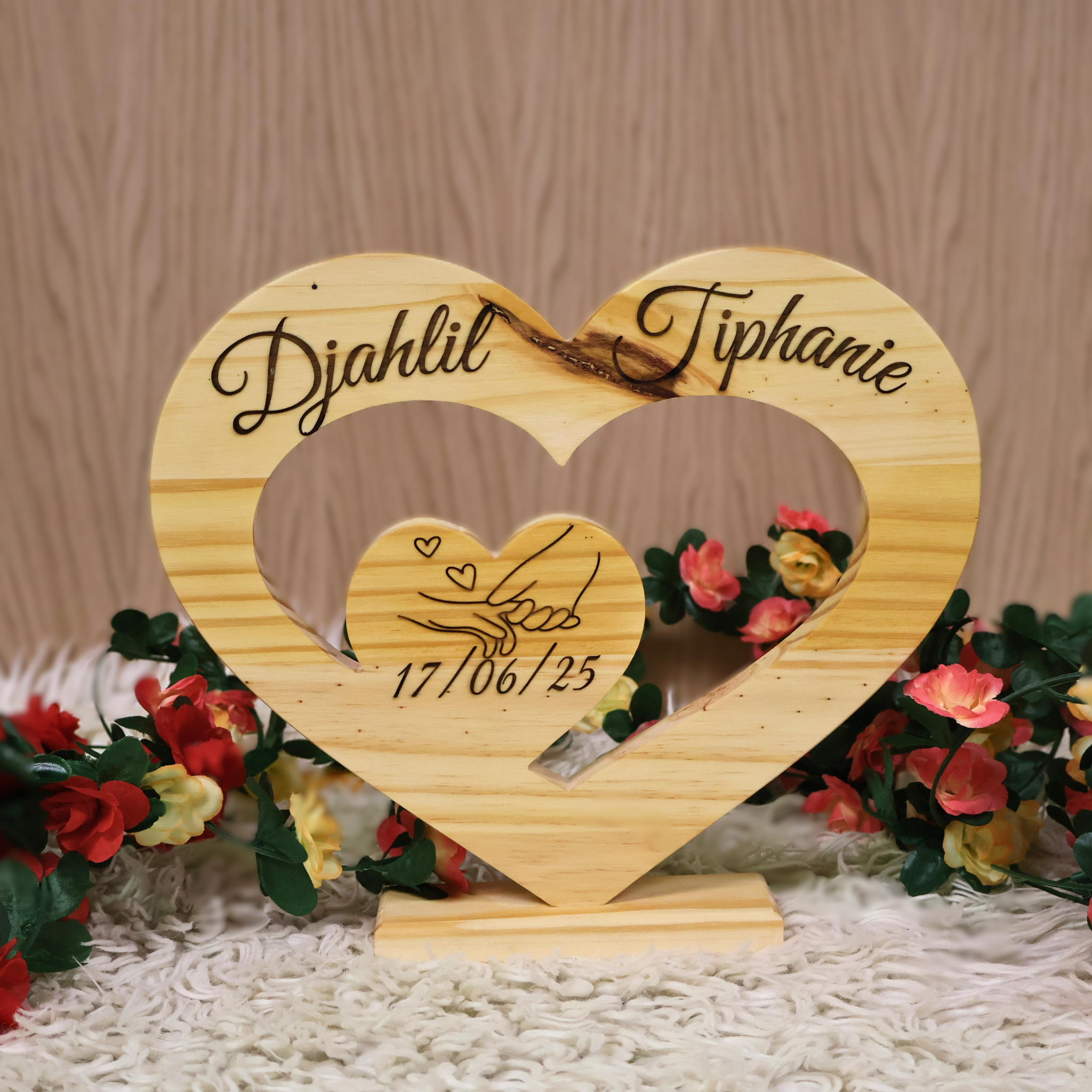 Cœur en bois 41cm personnalisé cadeau mariage Saint-Valentin
