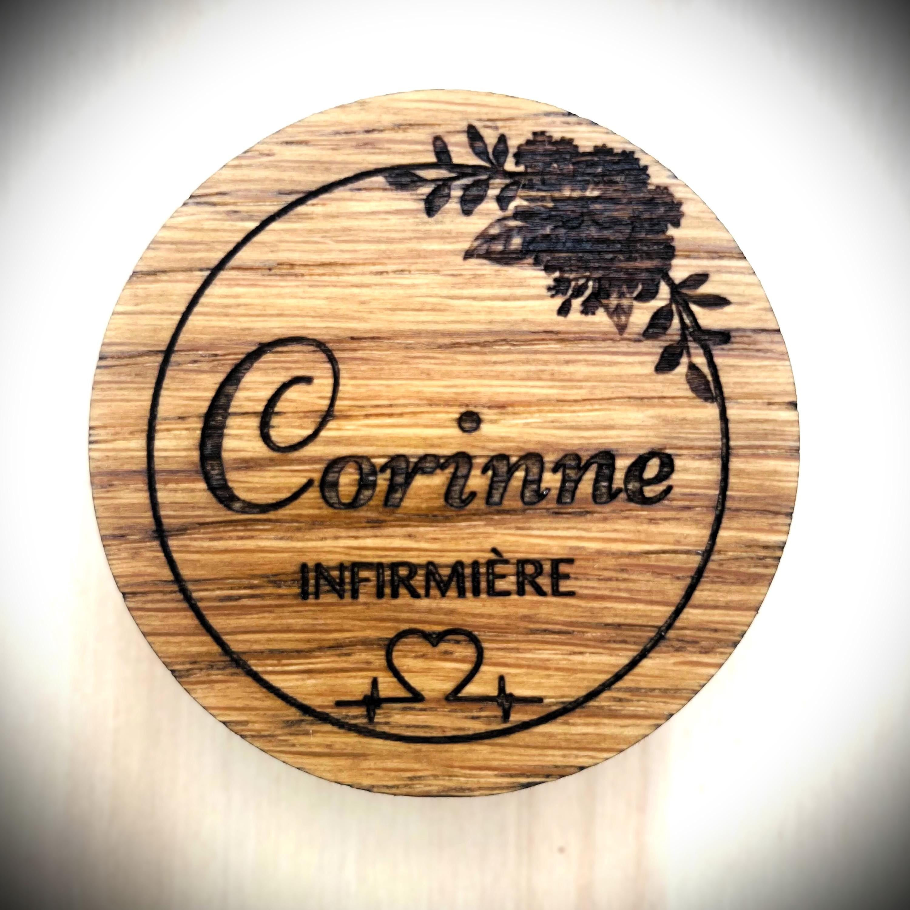 Badge en bois chêne, peuplier magnétique Personnalisable nom, fonction, événement Magnet déco cadeau