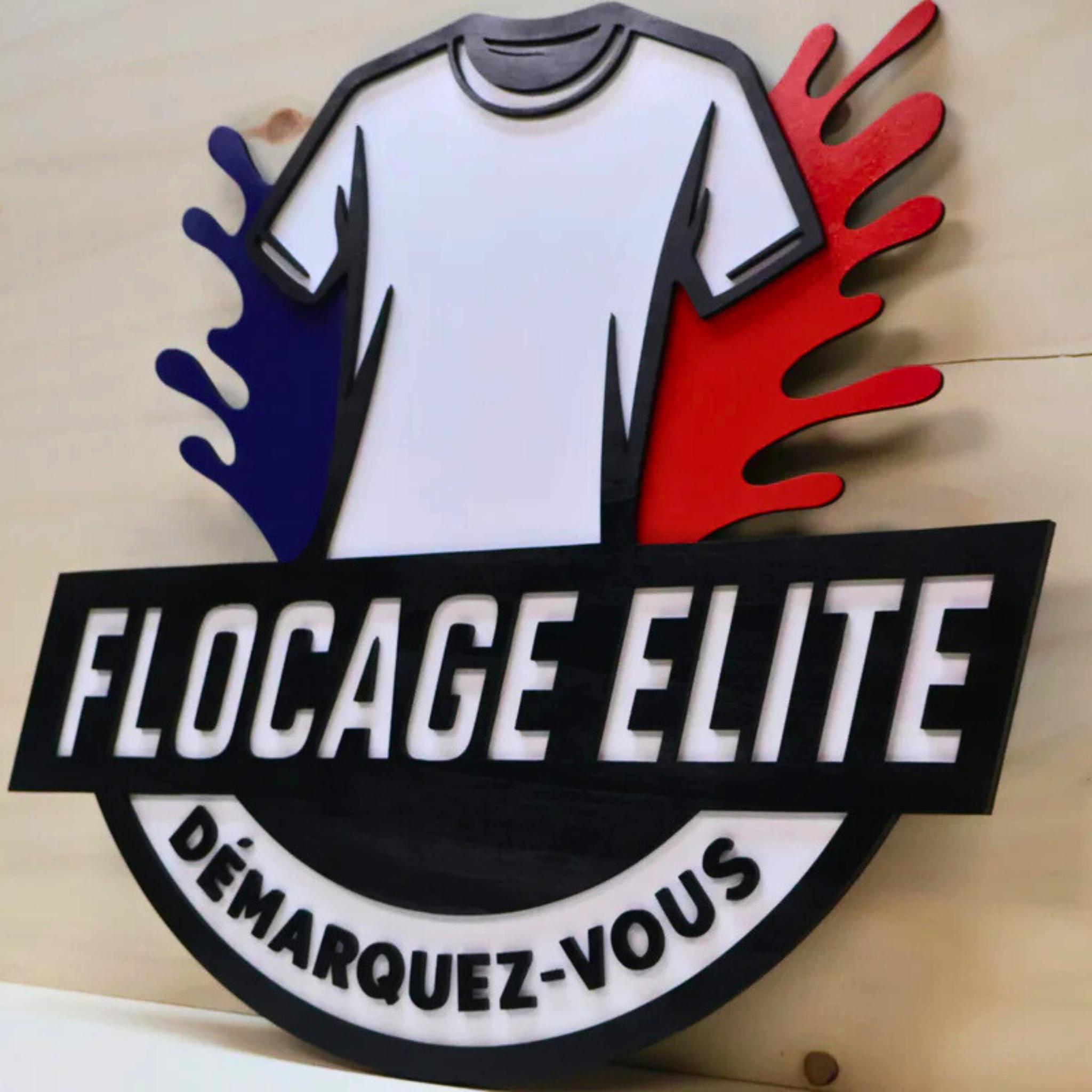 Enseigne en bois contreplaqué et MDF avec LED, personnalisée et peinte à la main pour boutique
