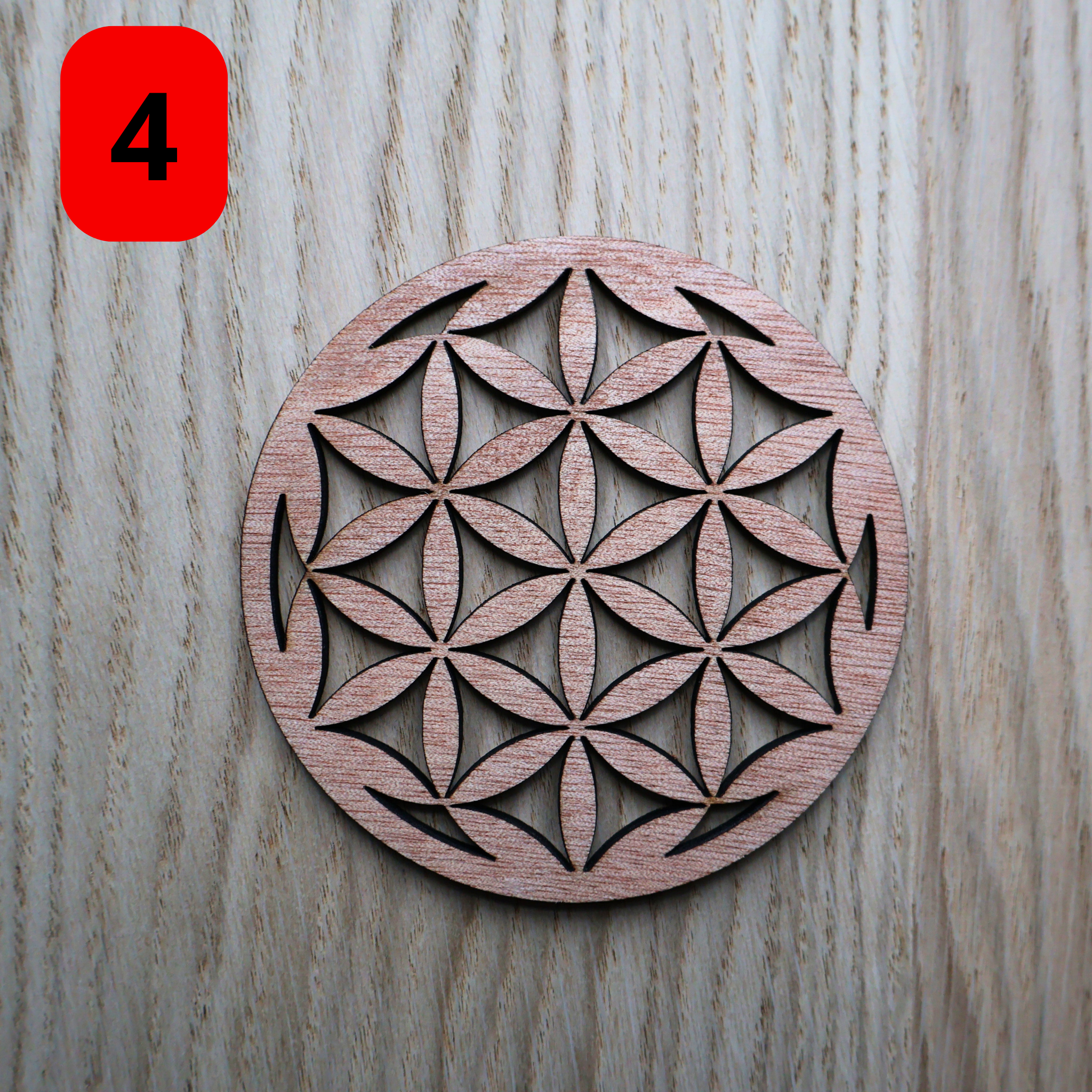 Texture bois et gravure mandala fleur de vie sur dessous de verre
