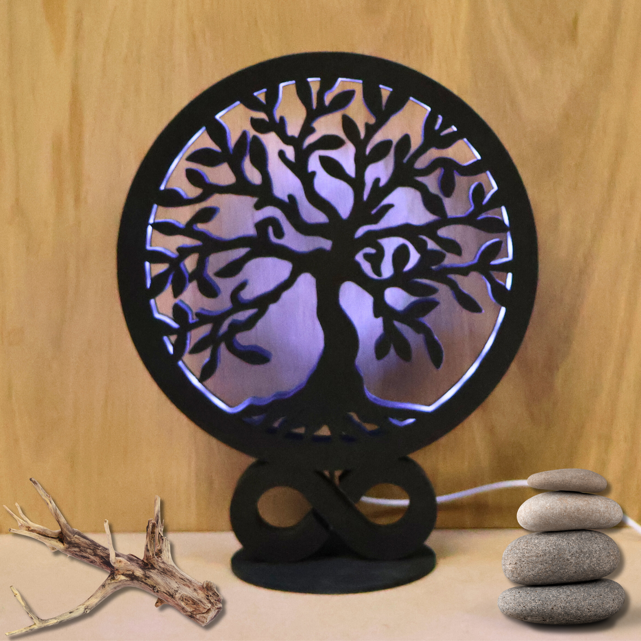 Lampe arbre de vie allumée - ambiance chaleureuse
