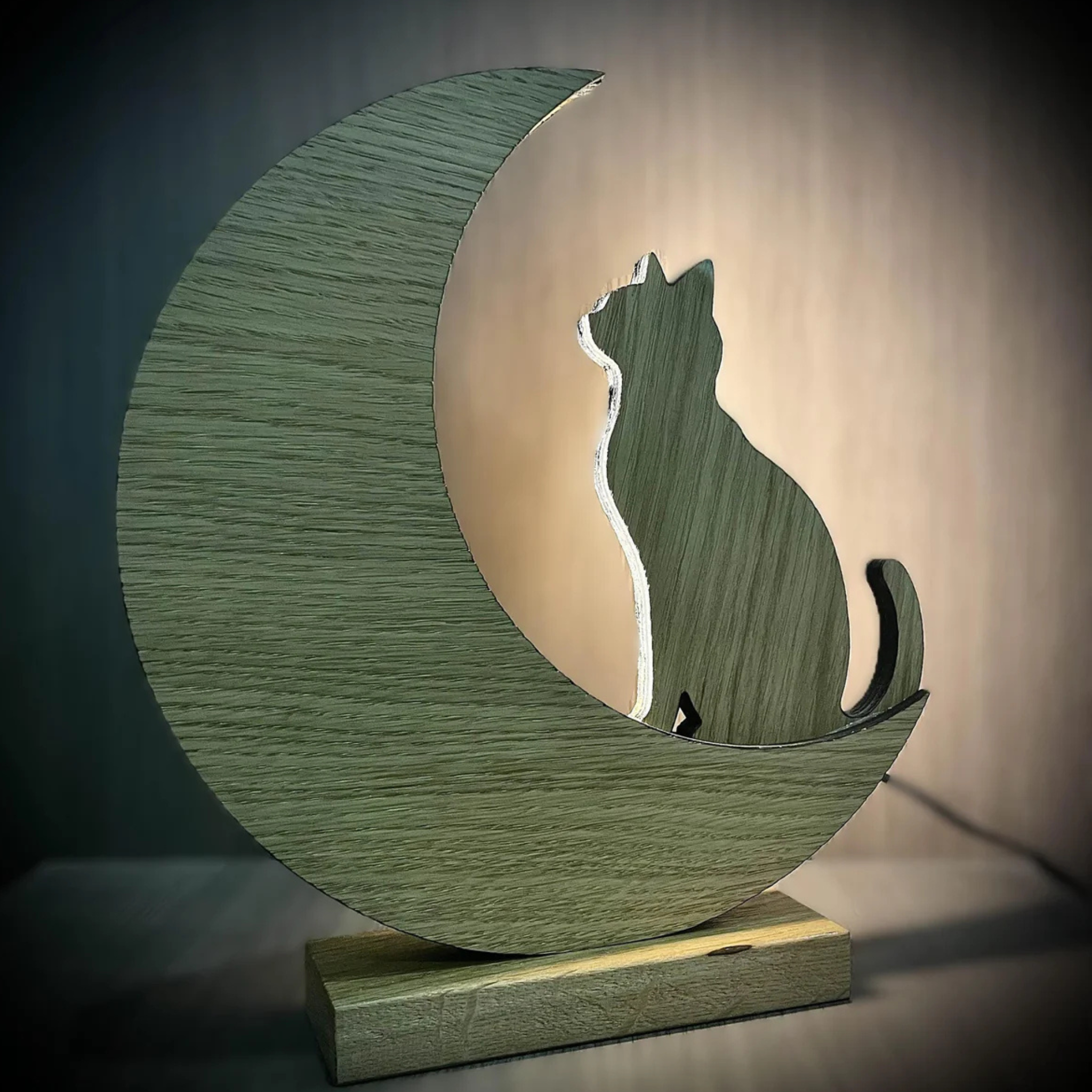 Lampe chat en bois personnalisable. 