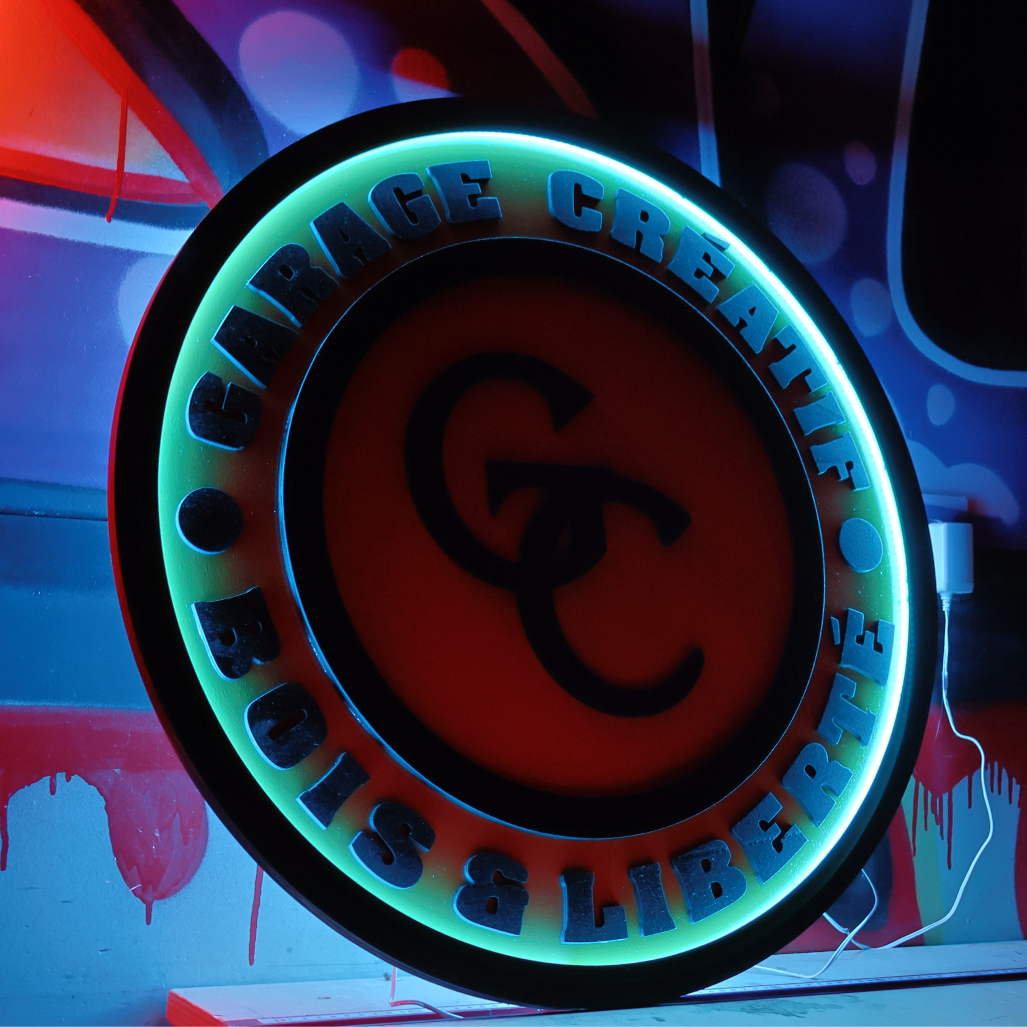 Logo en bois avec éclairage LED, enseigne murale lumineuse artisanale pour commerce et boutique