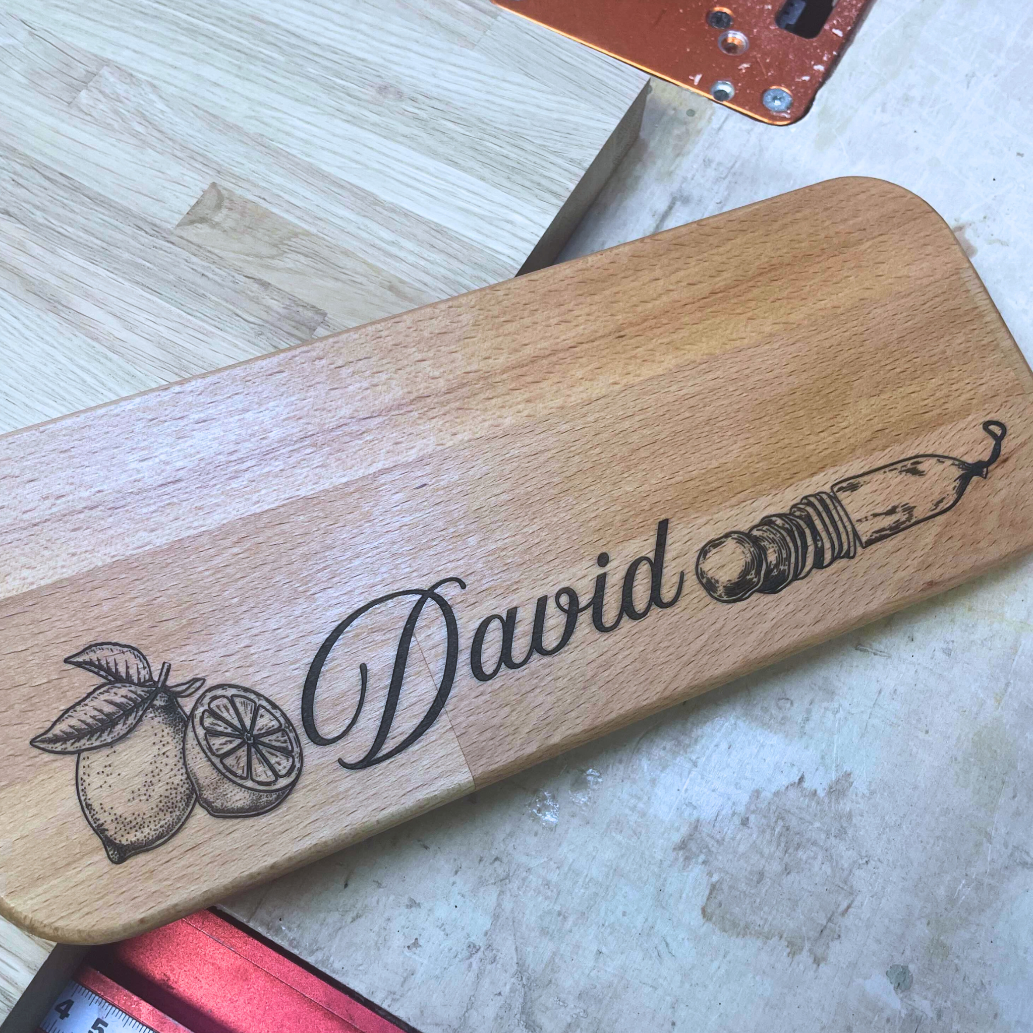Planche à découper en bois de hêtre massif avec gravure personnalisée artisanale
