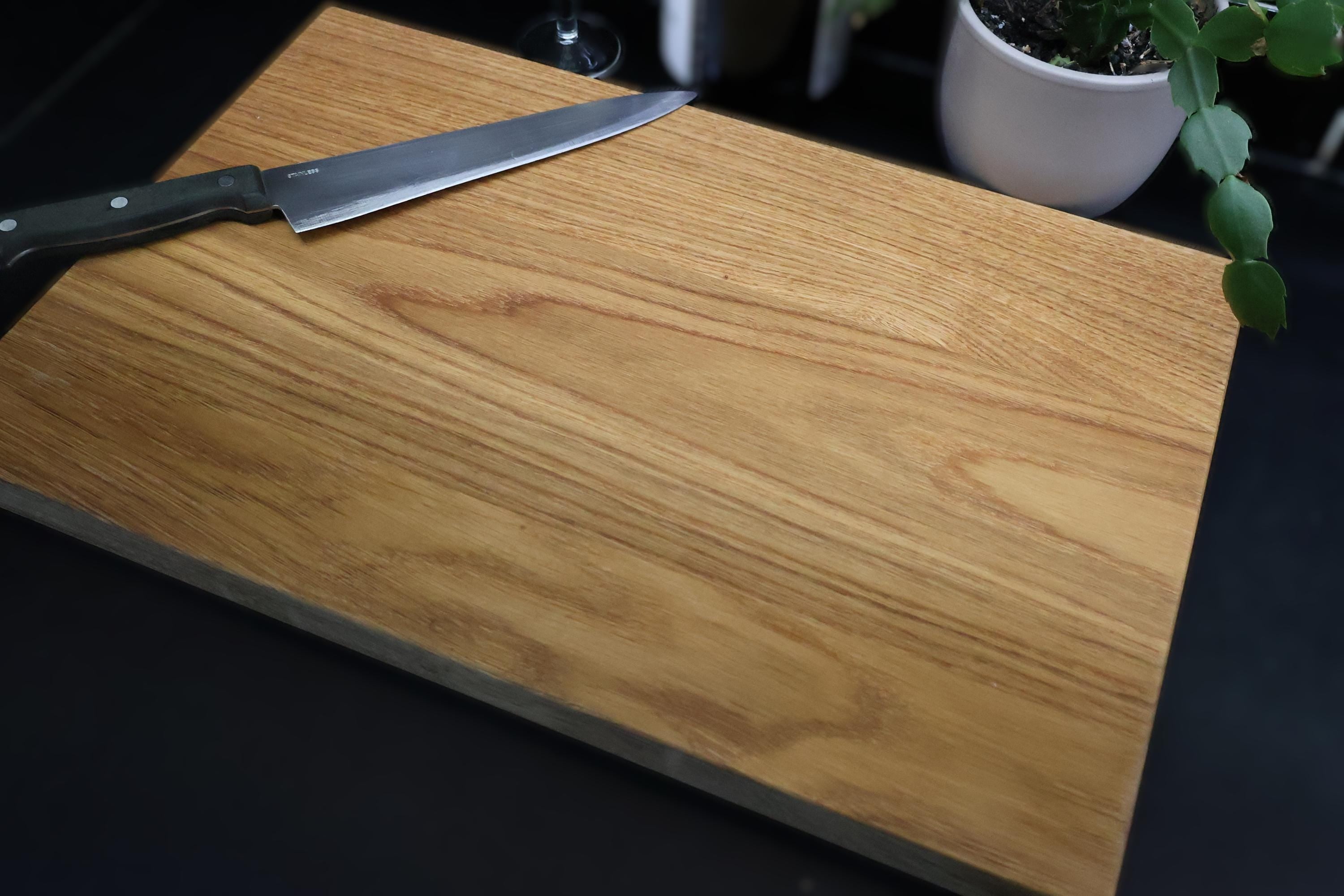 Solid oak cutting board with engraving – Handmade wooden chopping board for kitchen & gift