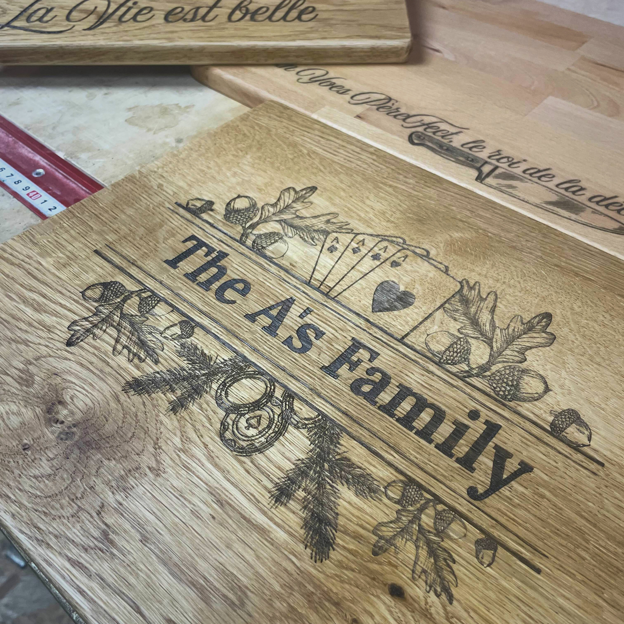 Planche a découper en bois fait main avec gravure personnalisé